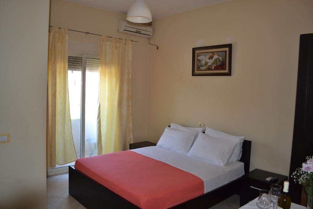 Hotel 4 Stinet Vlore Exterior photo