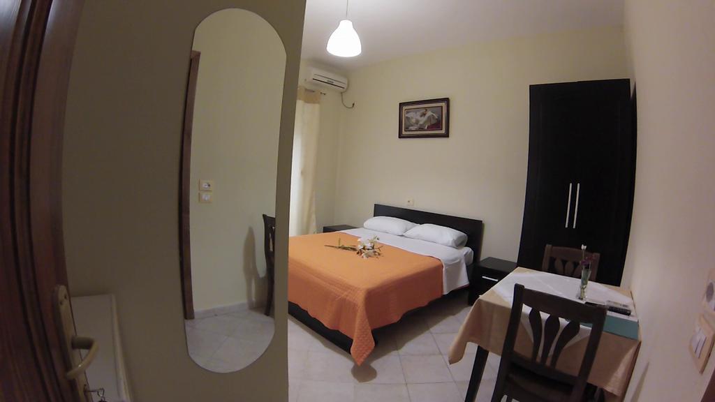Hotel 4 Stinet Vlore Exterior photo