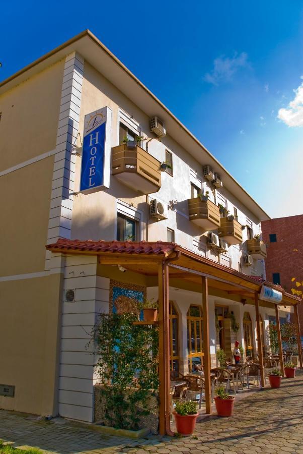 Hotel 4 Stinet Vlore Exterior photo